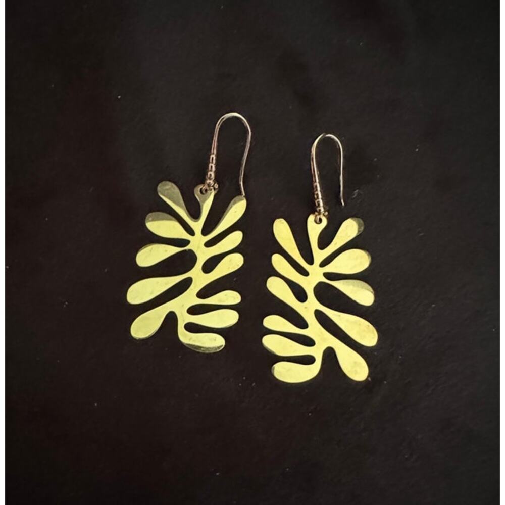 New Silver Ginkgo Leaf Dangle Earrings Boho Nature Inspired 1.75” E231